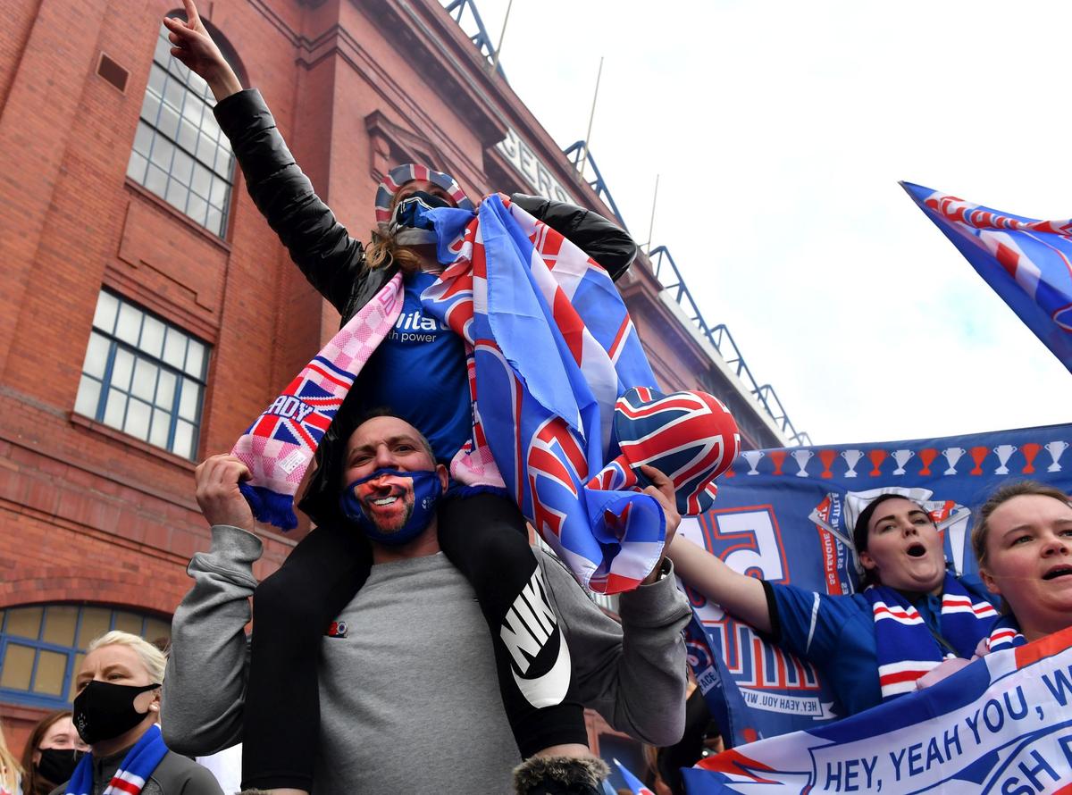 Suporterii Glasgow Rangers sărbătoresc titlul