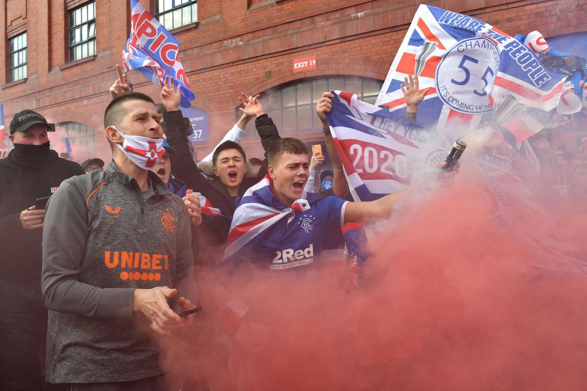 Suporterii Glasgow Rangers sărbătoresc titlul