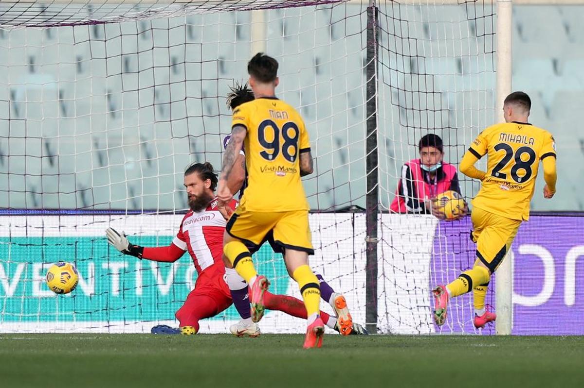 Valentin Mihăilă, cea mai mare notă dintre jucătorii Parmei în remiza cu Fiorentina! » Ce scriu italienii despre Dennis Man