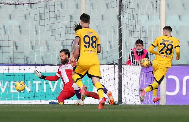 Valentin Mihăilă, cea mai mare notă dintre jucătorii Parmei în remiza cu Fiorentina! » Ce scriu italienii despre Dennis Man