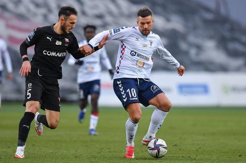 Virgil Ghiță (23 de ani) a debutat pentru MKS Cracovia într-un meci pierdut în deplasare, scor 3-0, împotriva lui Gornik Zabrze, echipă la care evoluează Lukas Podolski (36 ani), fostul internațional german.