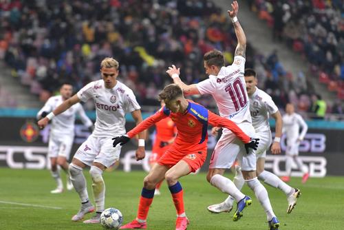Sezonul regular din Liga 1, ediția 2021-2022, a ajuns la final. În continuare, 3 concluzii după cele 30 de etape care preced play-off-ul & play-out-ul.