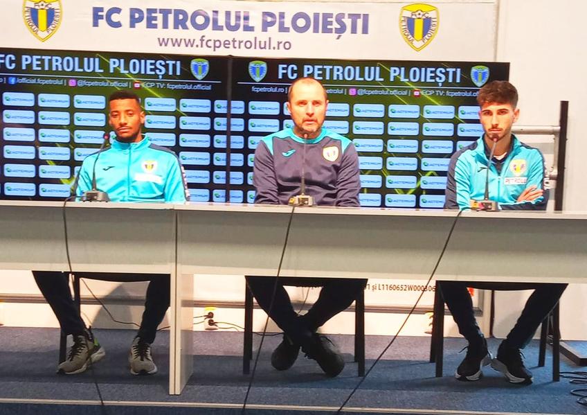Pashov, în stânga imaginii