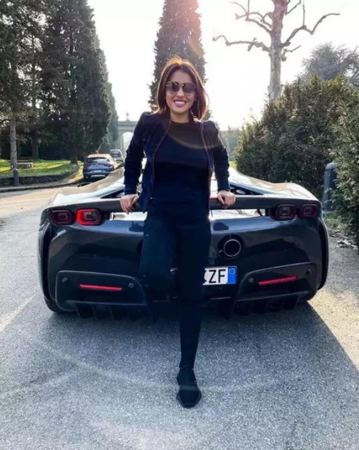 „De ce ești cu cineva de 77 de ani?” » Romina Gingașu, soția de 34 de ani a bossului Ferrari, declarații explozive: „Așa am «decolat»”