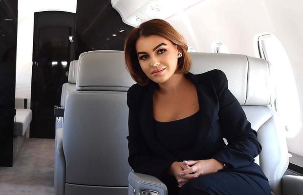 Fotografie inedită cu soția româncă a patronului Ferrari și Zlatan Ibrahimovic! Romina Gingașu cunoaște multe vedete