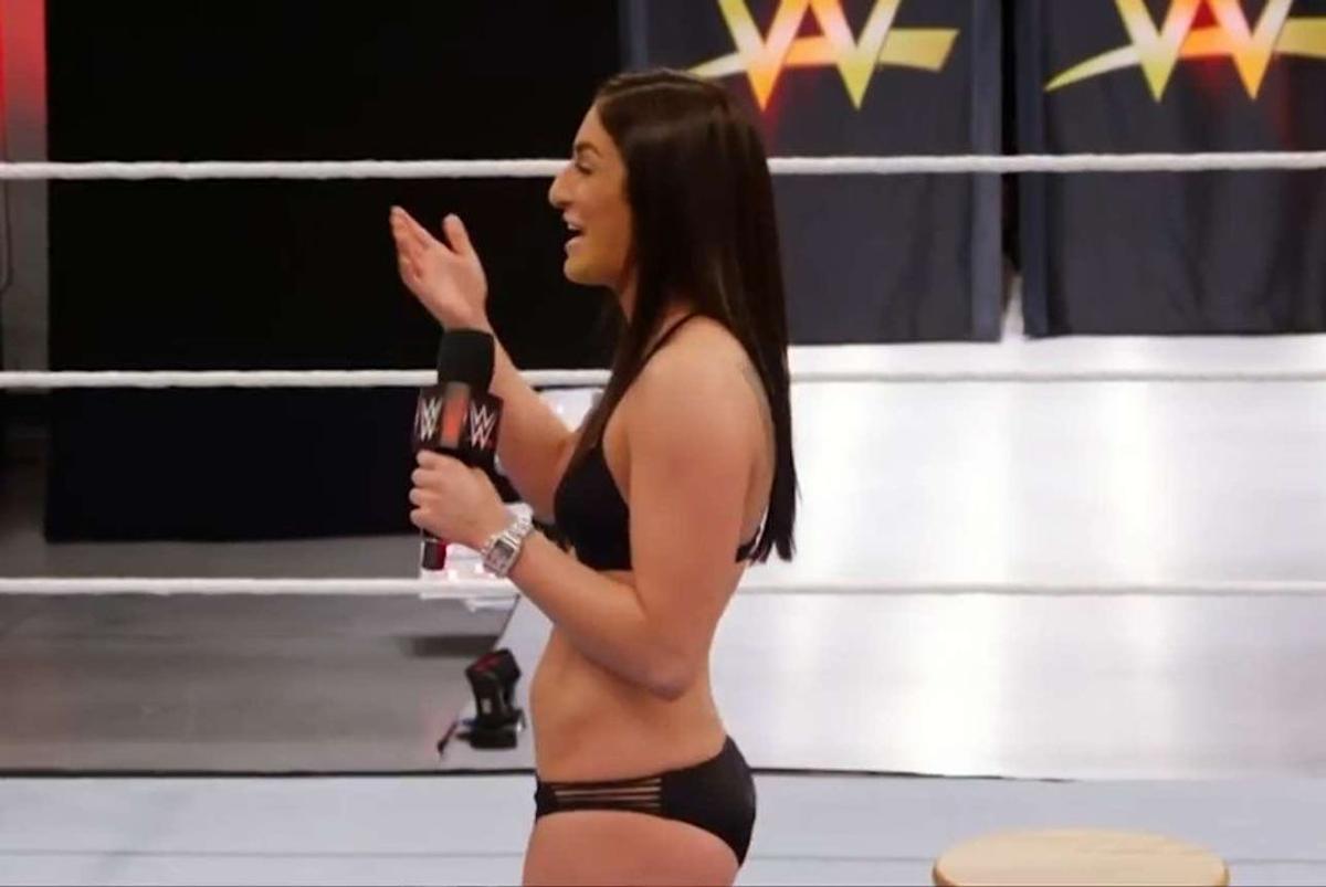 Sonya Deville