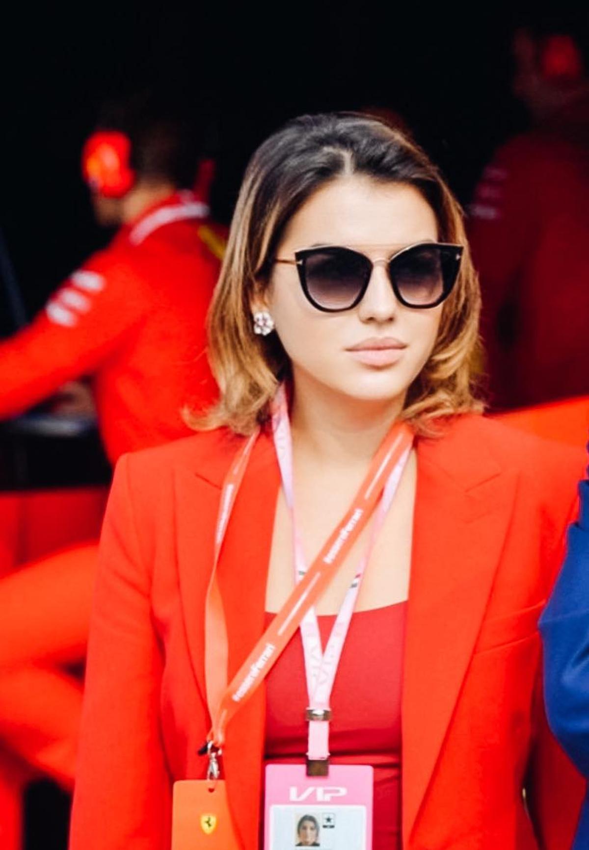Românca lui Piero Ferrari, divă la Festivalul de la Veneția. Romina Gingașu a făcut furori la eveniment: a purtat un colier în valoare de 1 milion de euro!