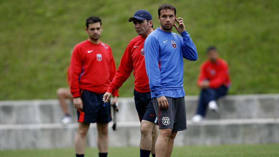 Sorin Paraschiv și Gică Hagi, la unul dintre antrenamentele FCSB Momentul în care Hagi a cedat și l-a sunat pe Becali: „Dă-i drumul că nu mai am ce face cu el!”