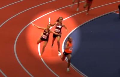 Moment incredibil la o cursă de atletism: și-a lovit adversara cu bastonul de ștafetă în cap + reacția familiei: „Nimeni nu și-a cerut scuze”