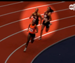 Moment incredibil la o cursă de atletism: și-a lovit adversara cu bâta în cap până a pus-o la pământ
