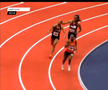 Moment incredibil la o cursă de atletism: și-a lovit adversara cu bâta în cap până a pus-o la pământ