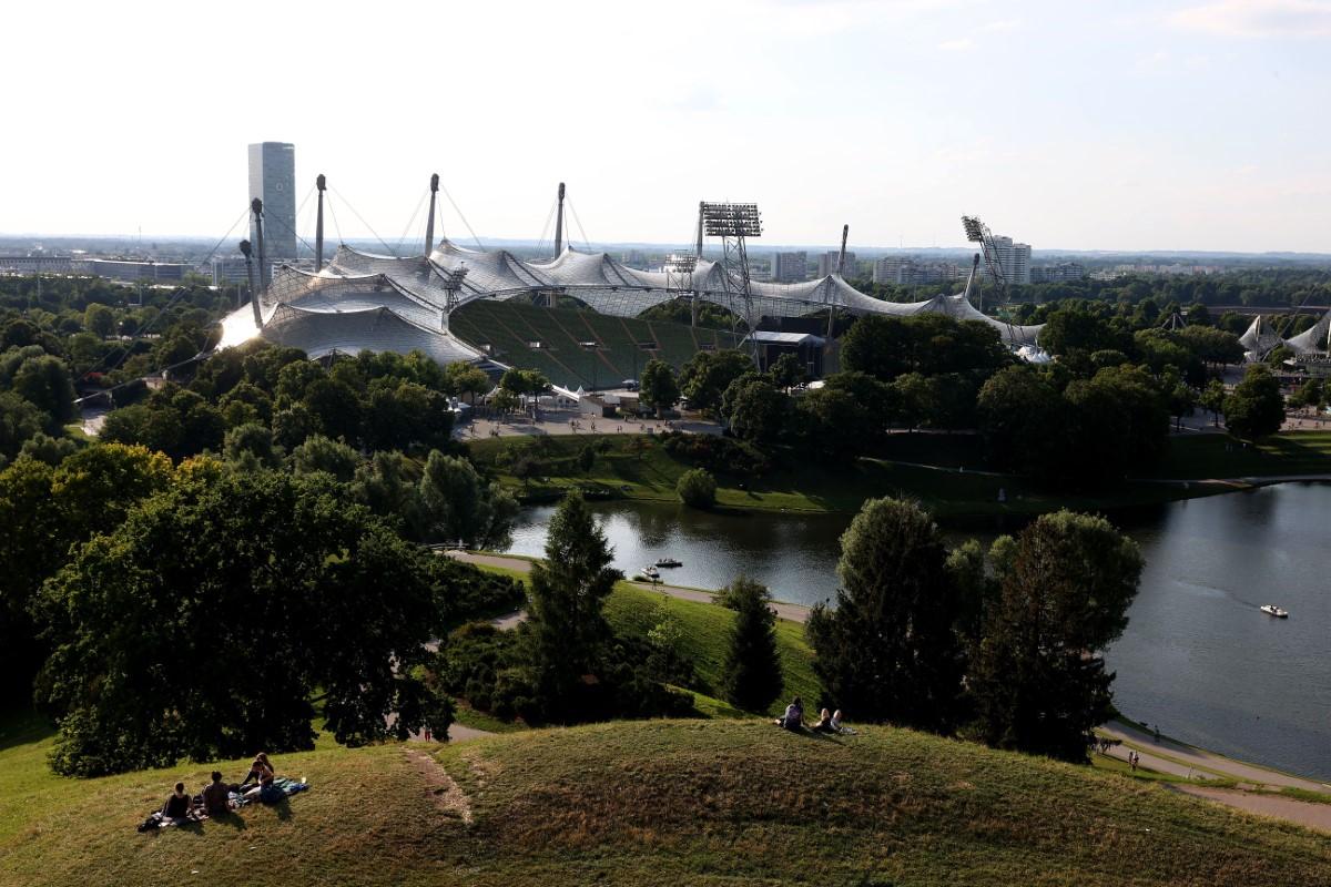 Peste 20.000 de români trăiesc la câțiva pași de un stadion misterios » O minune arhitecturală: „scufundat” sub pământ