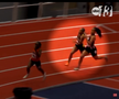 Moment incredibil la o cursă de atletism: și-a lovit adversara cu bâta în cap până a pus-o la pământ