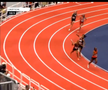 Moment incredibil la o cursă de atletism: și-a lovit adversara cu bâta în cap până a pus-o la pământ