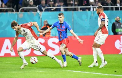 Fostul fundaș al Stelei vine cu o altfel de analiză după FCSB - Lyon: „Mai multă prudență! Temporizare, calm!”
