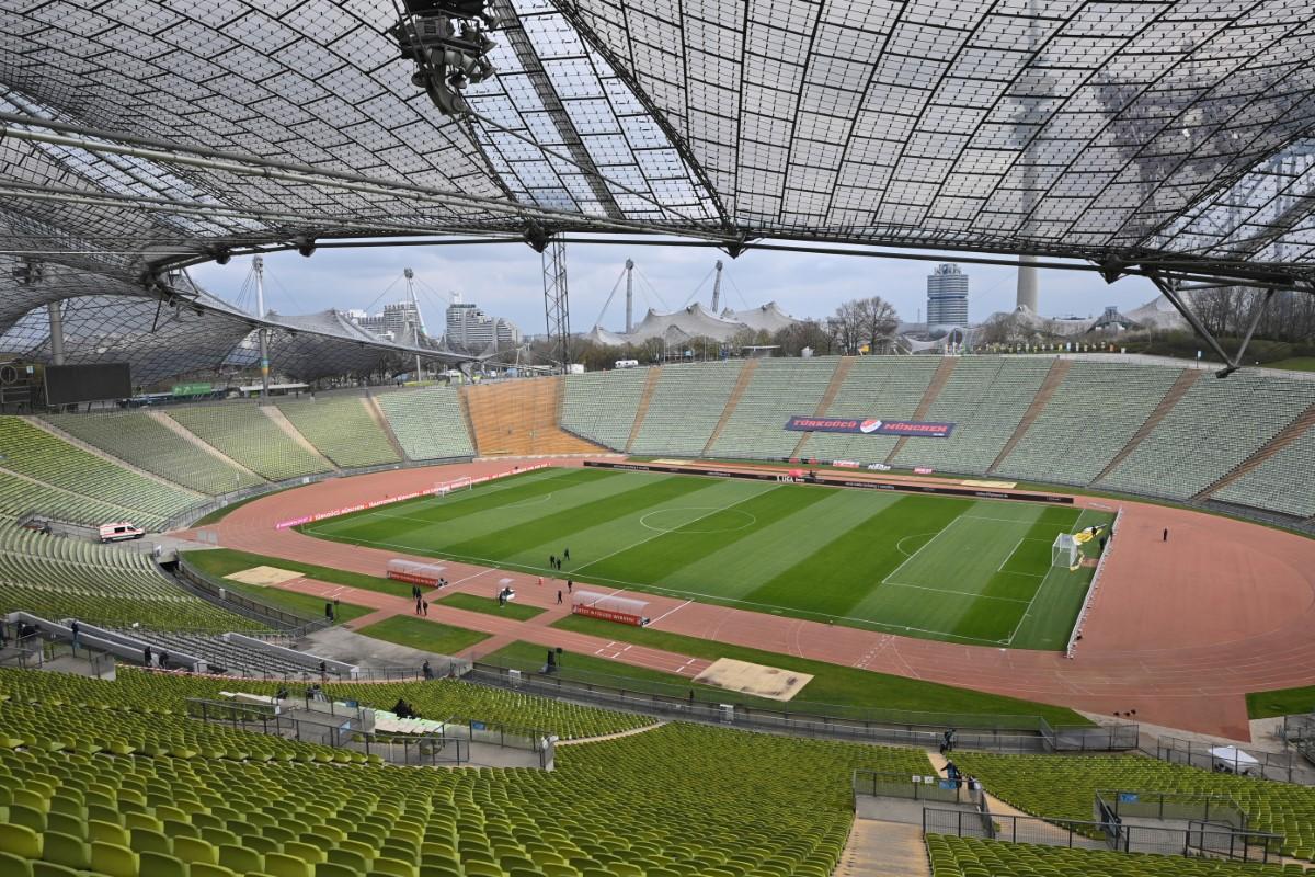 Peste 20.000 de români trăiesc la câțiva pași de un stadion misterios » O minune arhitecturală: „scufundat” sub pământ
