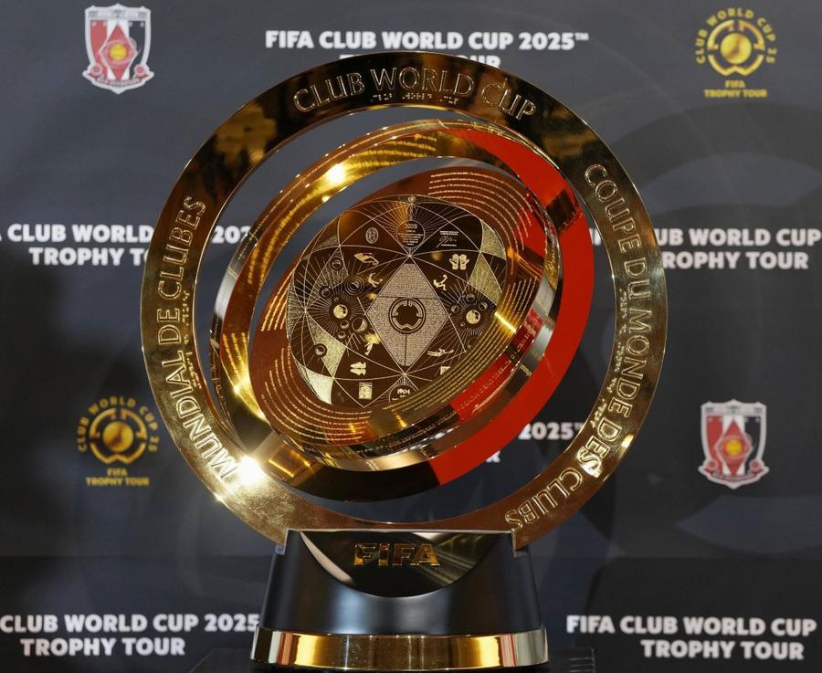 Așa arată trofeul care va fi decernat după finala de pe 13 iulie pe MetLife Arena din East Rutherford / Foto: Imago Premiu nemaipomenit acordat campioanei mondiale! » Bonusul de start și ce echipă poate umfla potul maxim