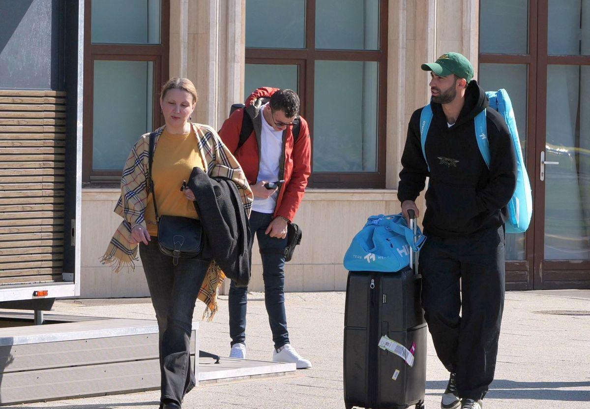 Jucătorul român blocat în Emirate a revenit azi în țară » ATP i-a decontat zborul, după zile de peripeții în deșert: „Zece ore cu autocarul, punctele de frontieră erau închise”