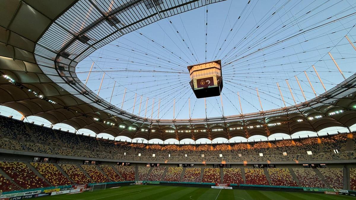 Dezastrul de la Arena Națională s-a accentuat după ninsorile recente: tavanul „a înflorit”