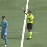 Internaționalul de juniori Troy Tomșa este eliminat și îi bagă mâinile în gât arbitrului