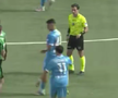 Internaționalul de juniori Troy Tomșa este eliminat și îi bagă mâinile în gât arbitrului