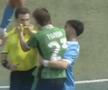 Internaționalul de juniori Troy Tomșa este eliminat și îi bagă mâinile în gât arbitrului