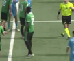 Internaționalul de juniori Troy Tomșa este eliminat și îi bagă mâinile în gât arbitrului