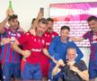 „Să plătiți telefoanele!” » I-au făcut antrenorului „baie de bere” după calificarea în play-off!