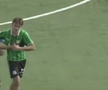 Internaționalul de juniori Troy Tomșa este eliminat și îi bagă mâinile în gât arbitrului