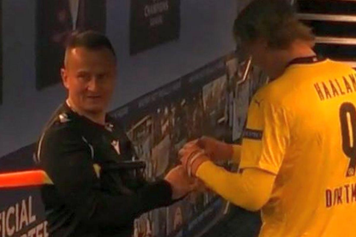 Imaginea serii în Champions League: unul dintre asistenții lui Hațegan l-a luat deoparte pe Erling Haaland după meci