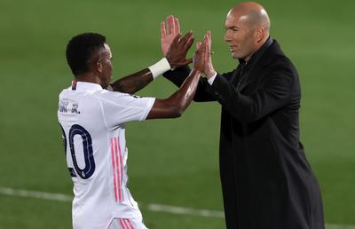 „Ceea ce fac e extraordinar!” » Discursul lui Zinedine Zidane după Real Madrid - Liverpool 3-1 + pe cine a lăudat