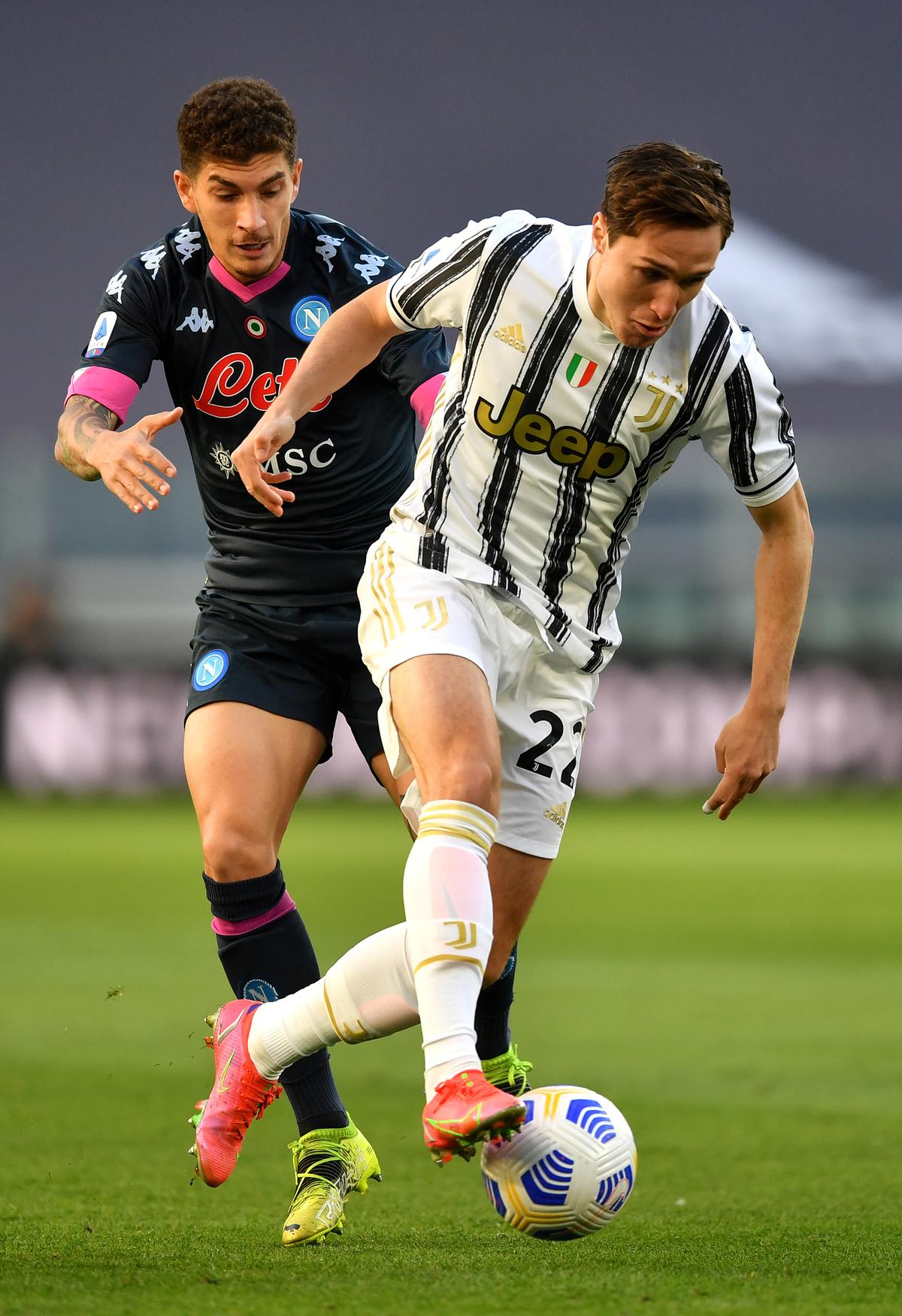Juventus - Napoli 2-1 » Andrea Pirlo câștigă duelul cu Gennaro Gattuso și își salvează postul