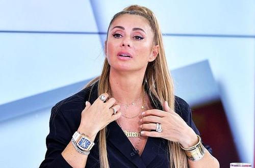 Anamaria Prodan l-a dat în judecată pe Dennis Man
