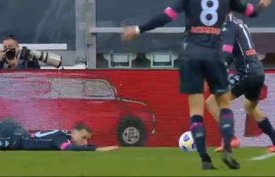 VAR, gafe uriașe în Juventus - Napoli » Nu a acordat două penalty-uri în prima repriză