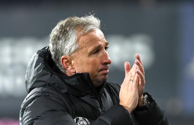 Caz incredibil: CFR a încălcat regulamentul, dar NU pățește nimic! Petrescu n-avea voie să stea pe bancă la meciul cu FC Argeș + Va fi suspendat la Craiova