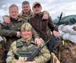 Igor Belanov, în stânga, pe front în războiul din Ucraina