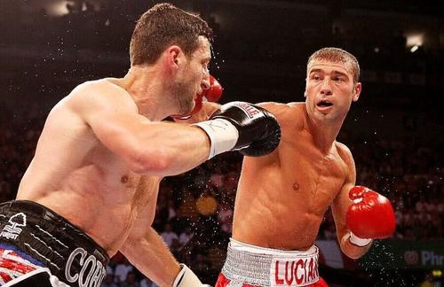 Carl Froch (45 de ani), fostul campion mondial WBC la categoria super mijlocie, a revenit asupra ideii conform căreia Pământul ar fi plat.