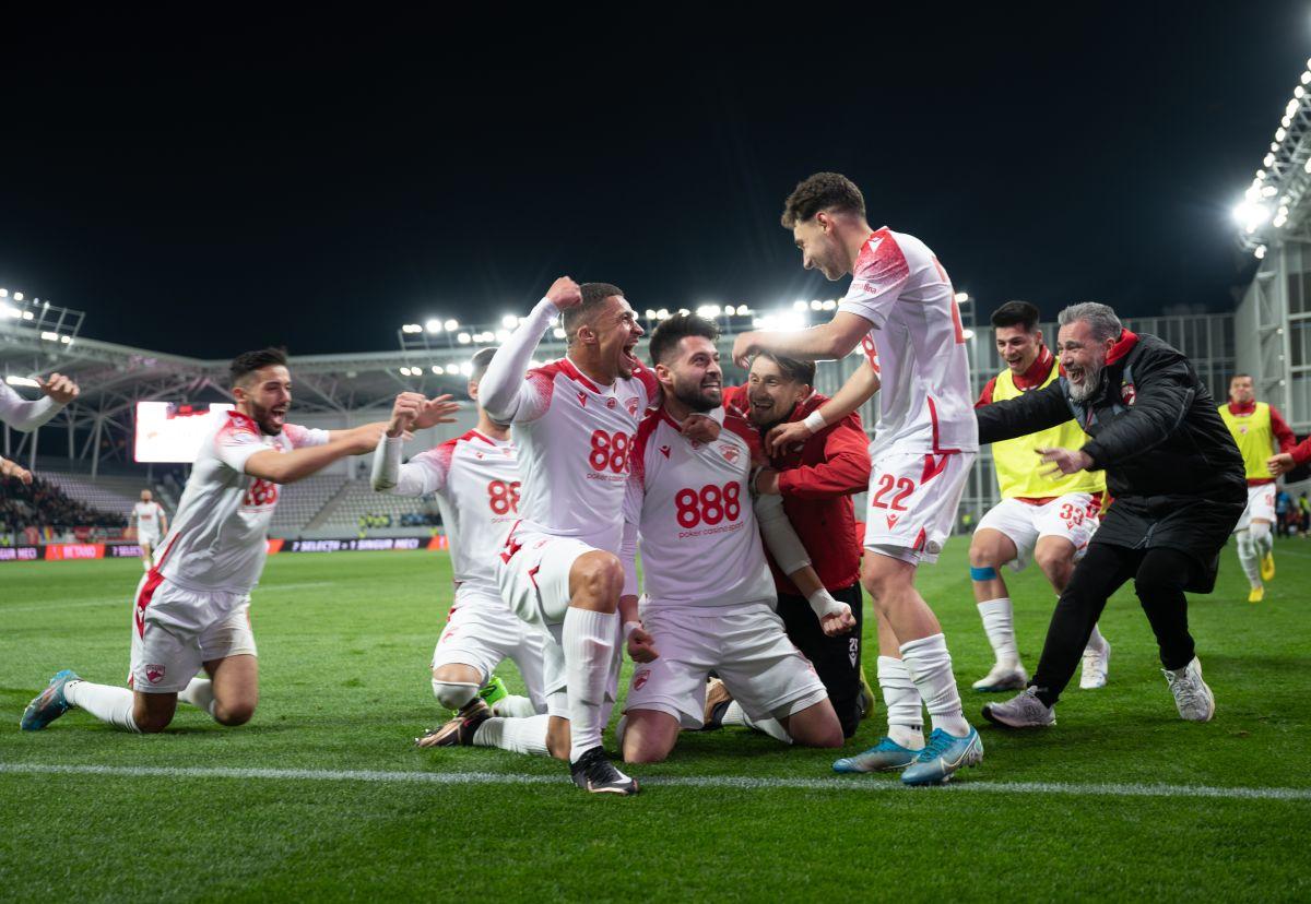 Dinamo a câștigat duelul cu principala rivală din play-off și intră serios în lupta pentru promovarea directă! Clasamentul ACUM