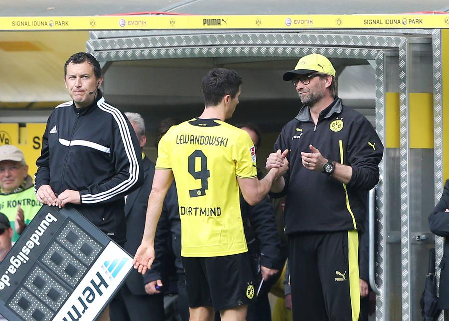 Jurgen Klopp, al doilea tată pentru Robert Lewandowski. Foto: Imago Images „Cu bețele alea arătam ca o barză. Mi-era rușine de mine” » Dezvăluiri în premieră din copilăria unei mari vedete de la Barcelona