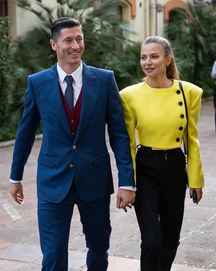 Robert Lewandowski și soția sa, Anna. Foto: Instagram „Cu bețele alea arătam ca o barză. Mi-era rușine de mine” » Dezvăluiri în premieră din copilăria unei mari vedete de la Barcelona
