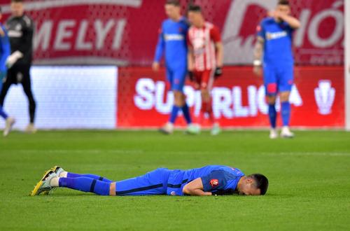 Adrian Șut, accidentat în Sepsi - FCSB // FOTO: Cristi Preda