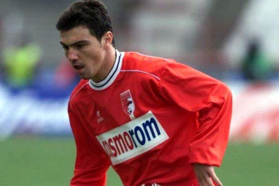 Cătălin Hîldan, fostul căpitan al lui Dinamo Moment macabru pe „Arcul de Triumf” » Ce s-a scandat din peluză la Dinamo - Oțelul