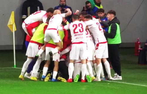 9 detalii de la Dinamo - Oțelul » Gestul special al lui Țîră, banca lui Dinamo pe final de meci + fanii le-au cerut: „Mergeți în Ghencea, călcați-i în picioare!”