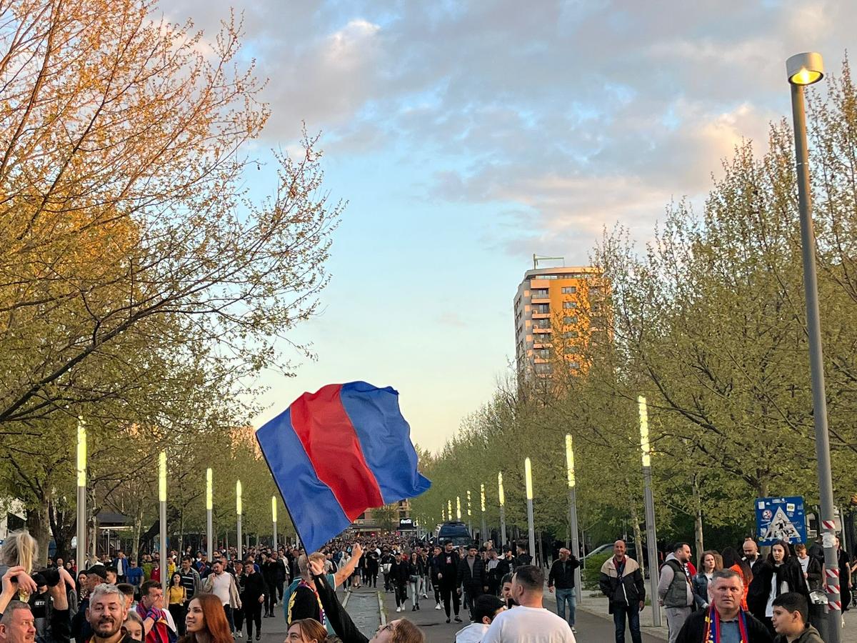 Agitație la stadion, în fan zone, înainte de FCSB - CSU Craiova