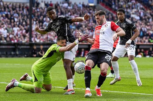 Așa a ajuns Ajax la Rotterdam: în genunchi! Foto: Imago