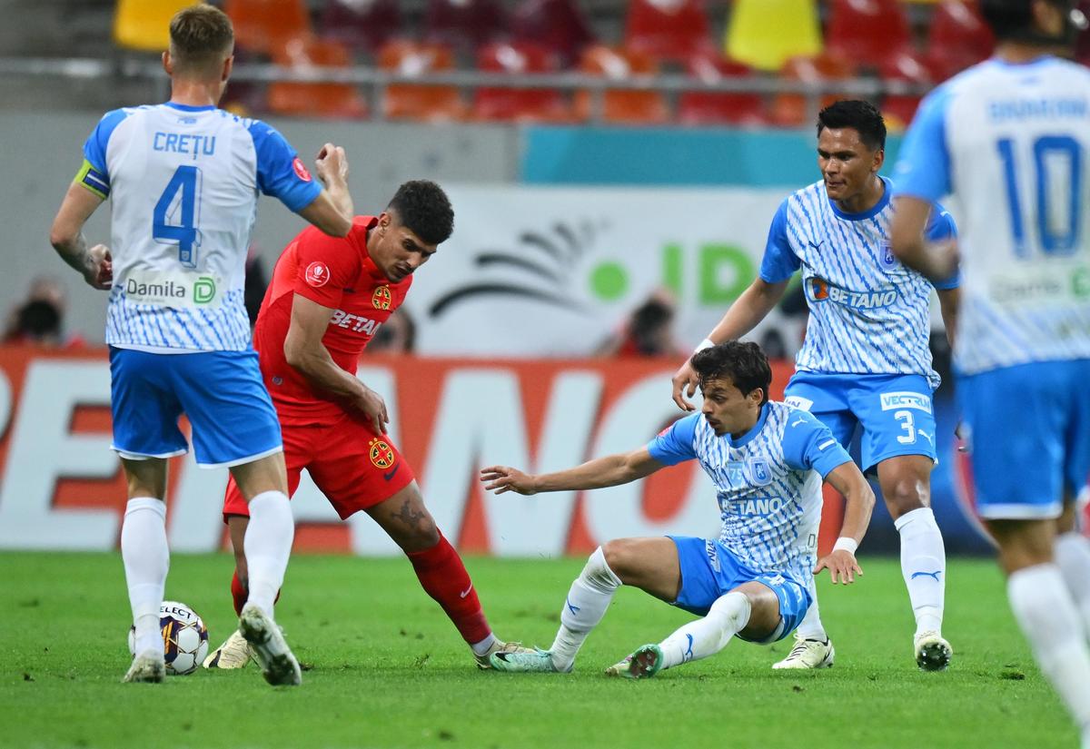 Pe scările Arenei Naționale, Dumitru Dragomir a dezvăluit cine l-a impresionat în FCSB - Craiova