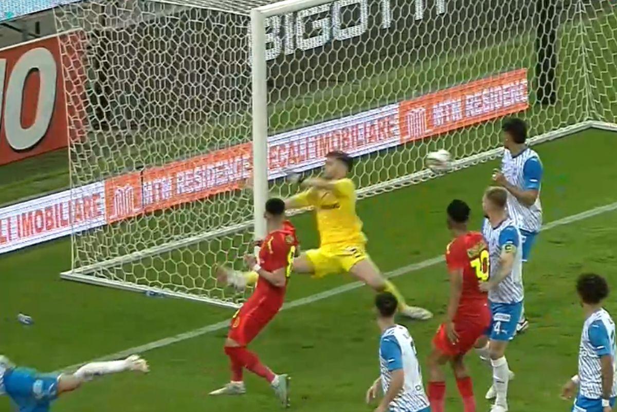 Primele două goluri din FCSB - Universitatea Craiova
