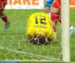 Primele două goluri din FCSB - Universitatea Craiova