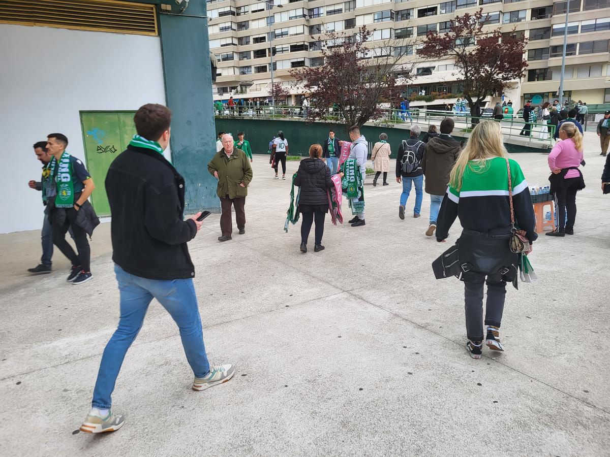 Gazeta a asistat la Sporting - Benfica, derby-ul de titlu din Portugalia »  Cum arată Lisabona într-o zi de derby: baruri pline și zero incidente