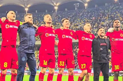Jucătorii FCSB-ului au sărbătorit succesul alături de galerie